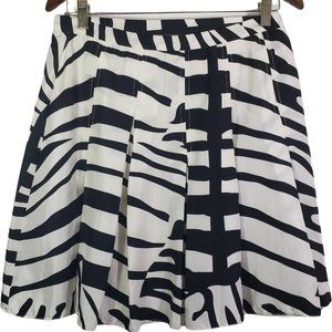 JULIE HAUS Size 8 White, Black Abstract Print Pleated, A-line, 100% Silk Skirt